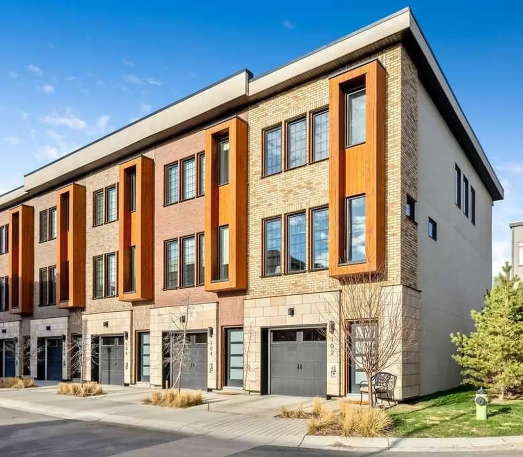 81 Greenbriar Place NW Calgary AB T3B 6J1