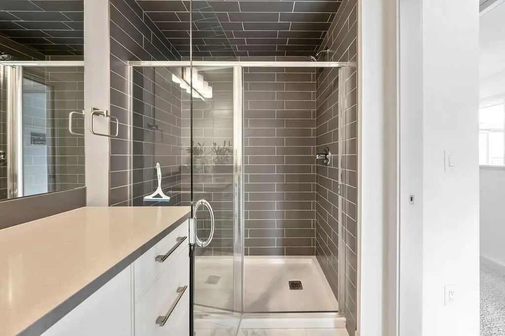 81 Greenbriar Place NW Calgary AB T3B 6J1
