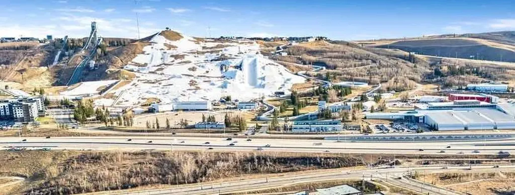 81 Greenbriar Place NW Calgary AB T3B 6J1