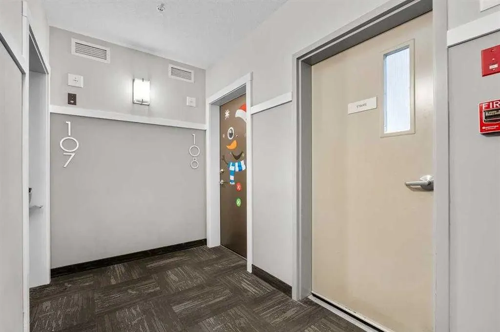 360 Harvest Hills Common NE Calgary AB T3K 2N1