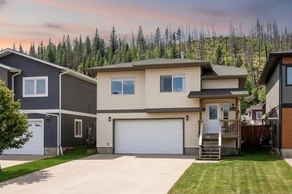 7109 Bulyea Avenue Fort Mcmurray AB T9H 5J6