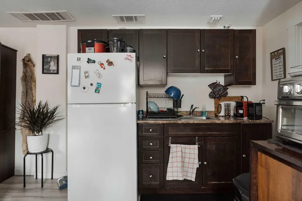 7109 Bulyea Avenue Fort Mcmurray AB T9H 5J6