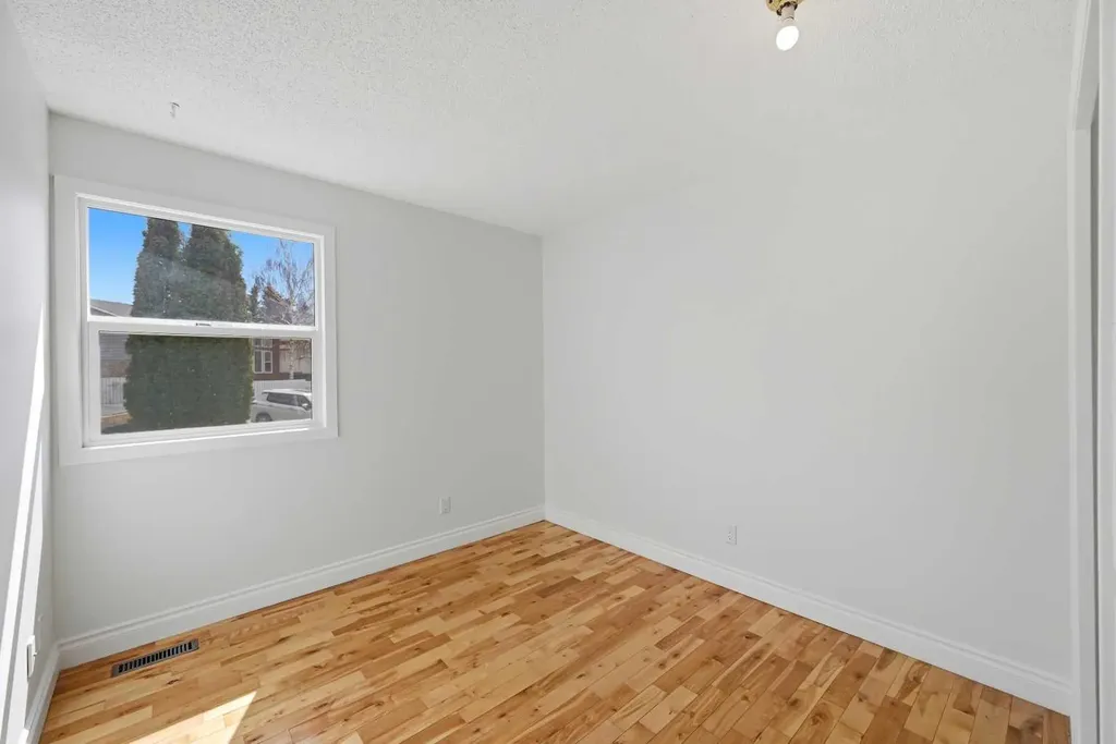 92 Whitlock Close NE Calgary AB T1Y 4X3