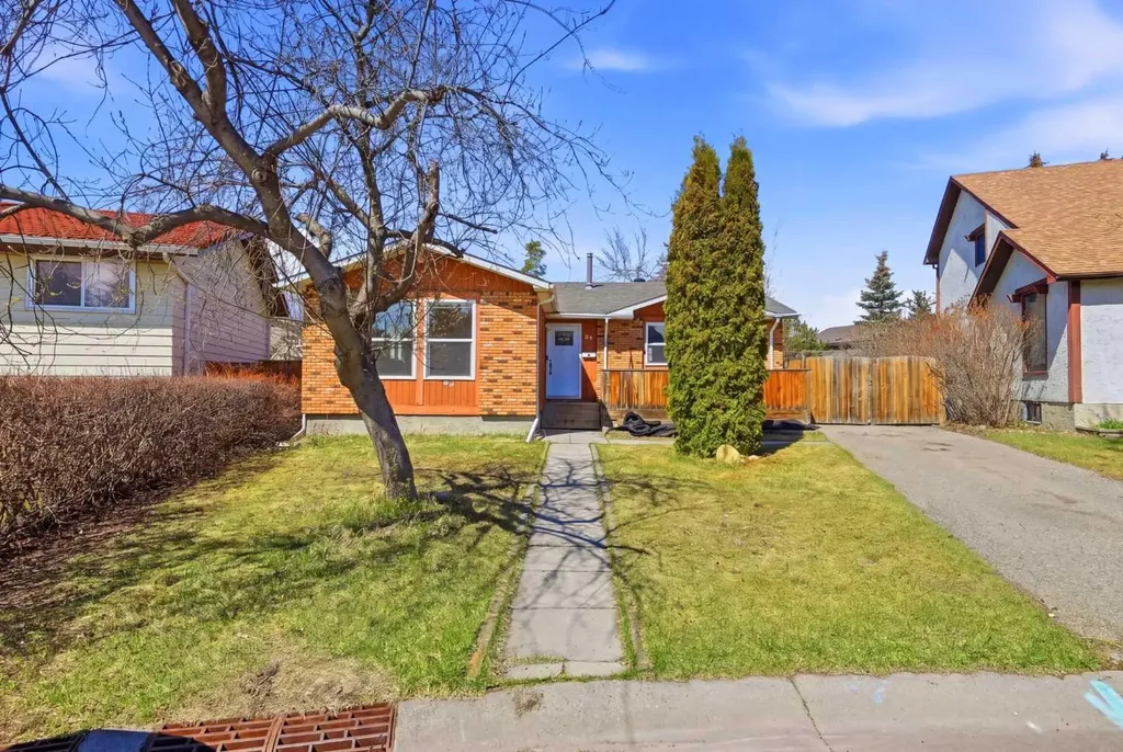 92 Whitlock Close NE Calgary AB T1Y 4X3