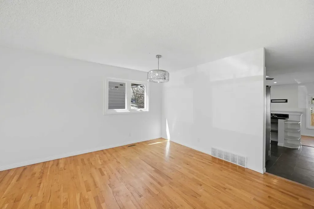 92 Whitlock Close NE Calgary AB T1Y 4X3