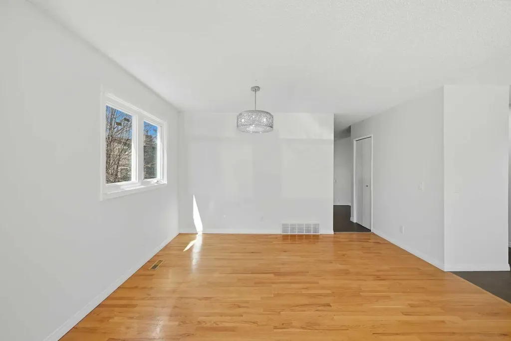 92 Whitlock Close NE Calgary AB T1Y 4X3