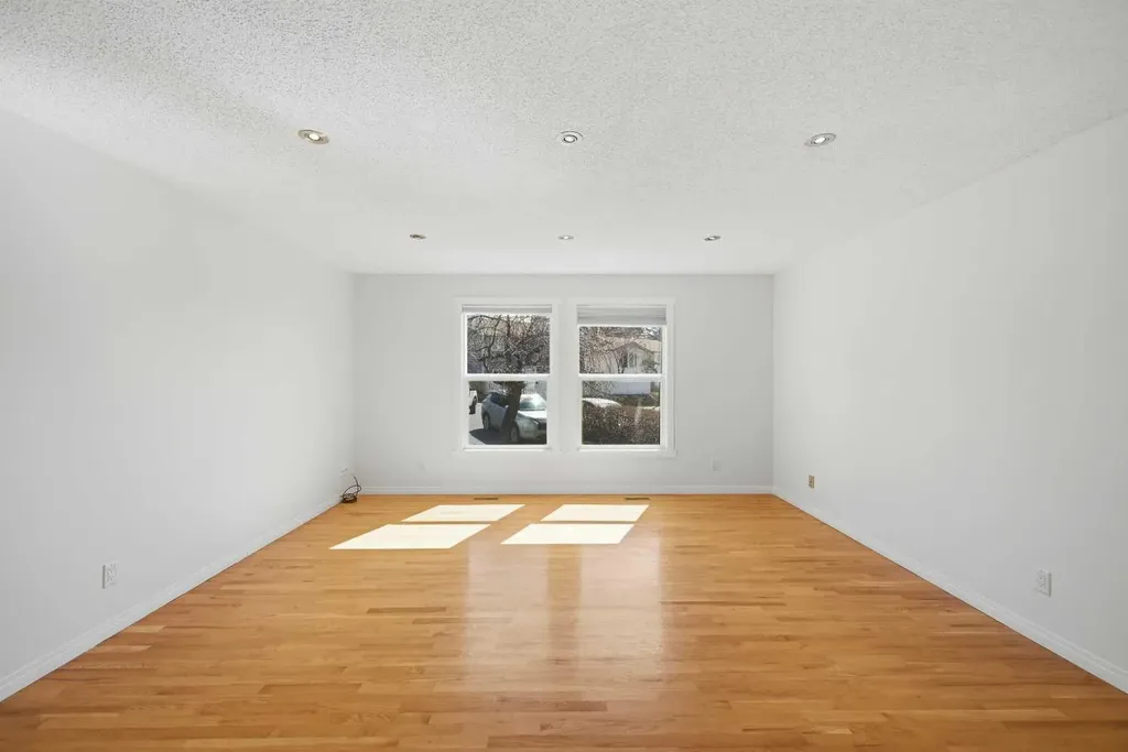 92 Whitlock Close NE Calgary AB T1Y 4X3