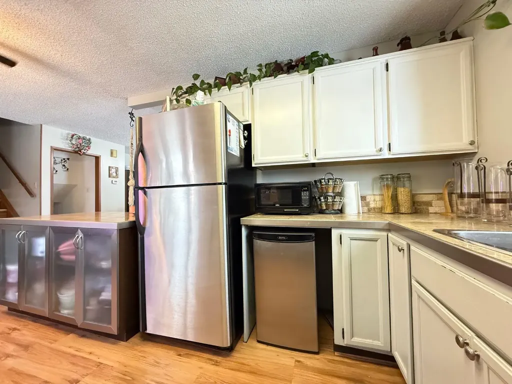 5709 40 Street Lloydminster AB T9V 2P5