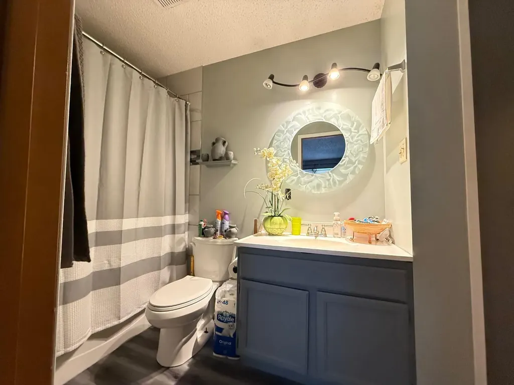 5709 40 Street Lloydminster AB T9V 2P5