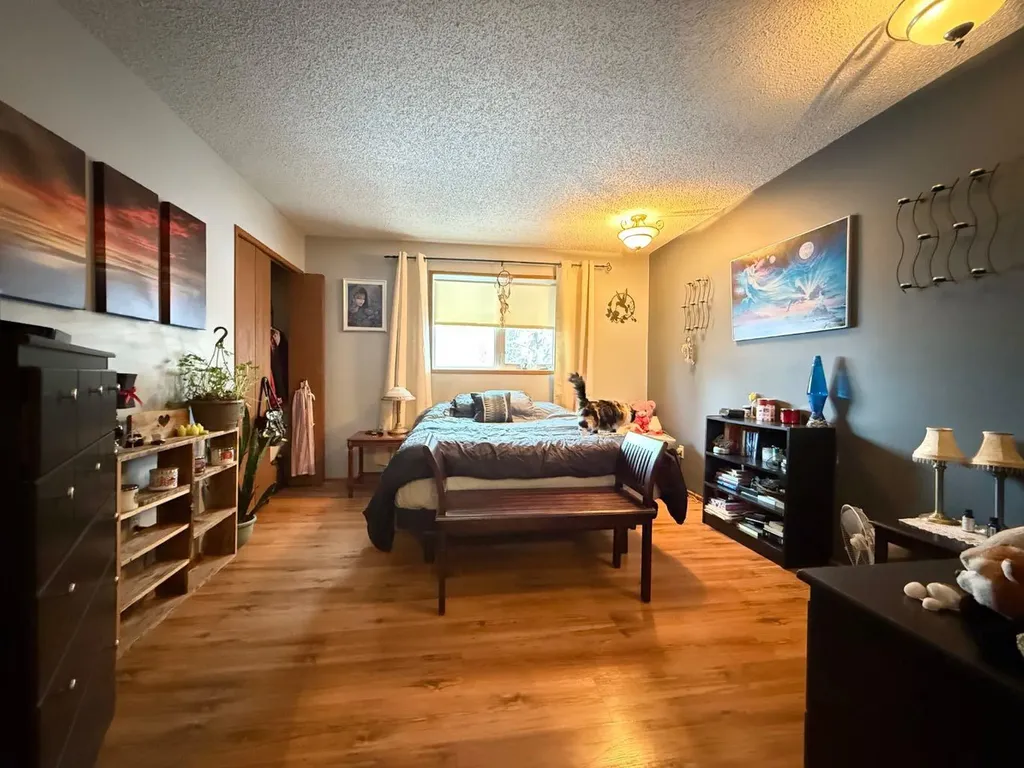 5709 40 Street Lloydminster AB T9V 2P5