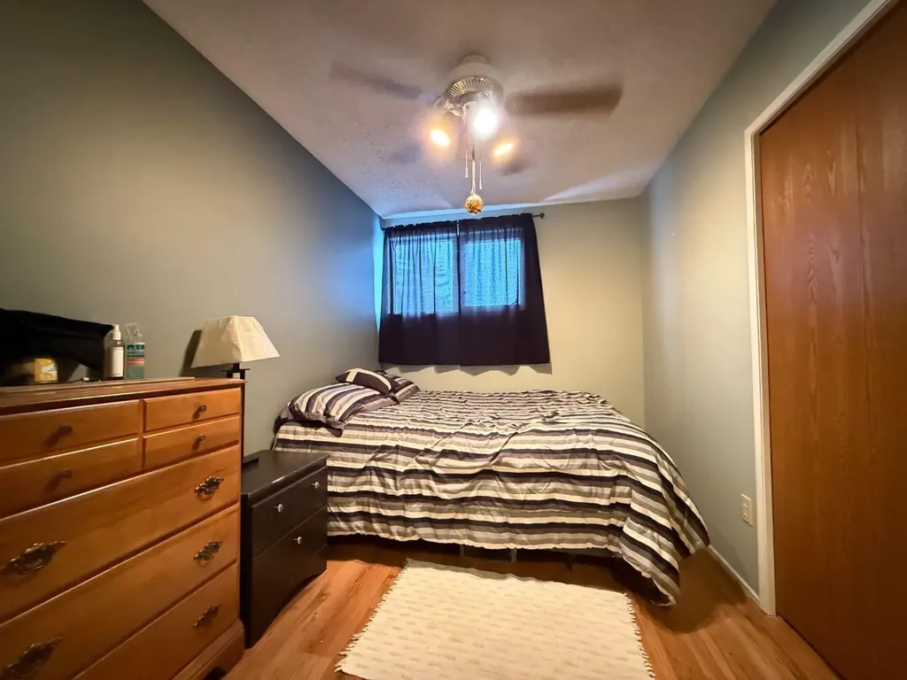 5709 40 Street Lloydminster AB T9V 2P5