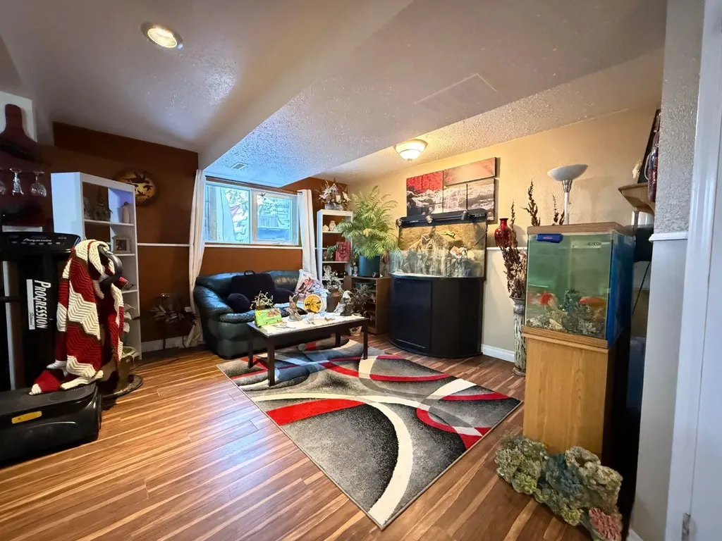 5709 40 Street Lloydminster AB T9V 2P5