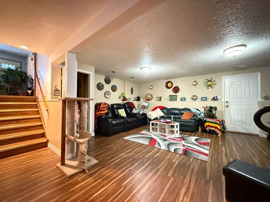 5709 40 Street Lloydminster AB T9V 2P5