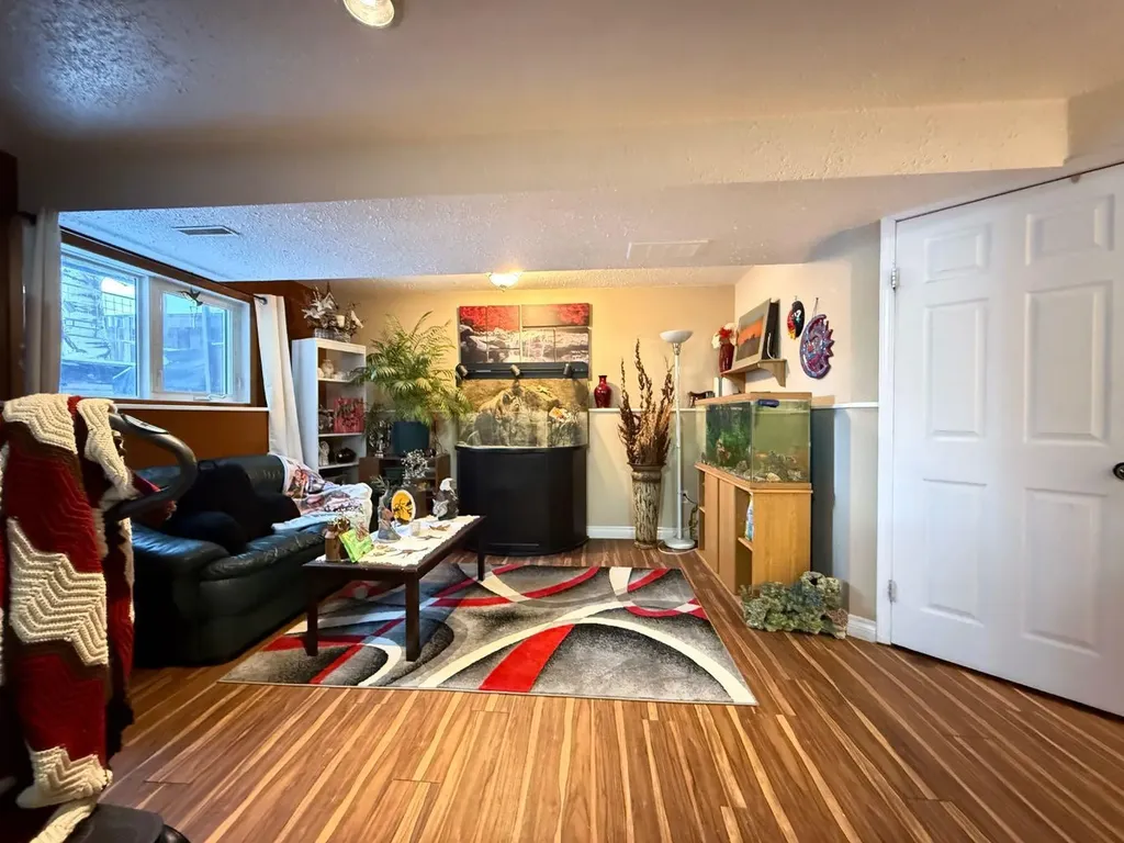 5709 40 Street Lloydminster AB T9V 2P5