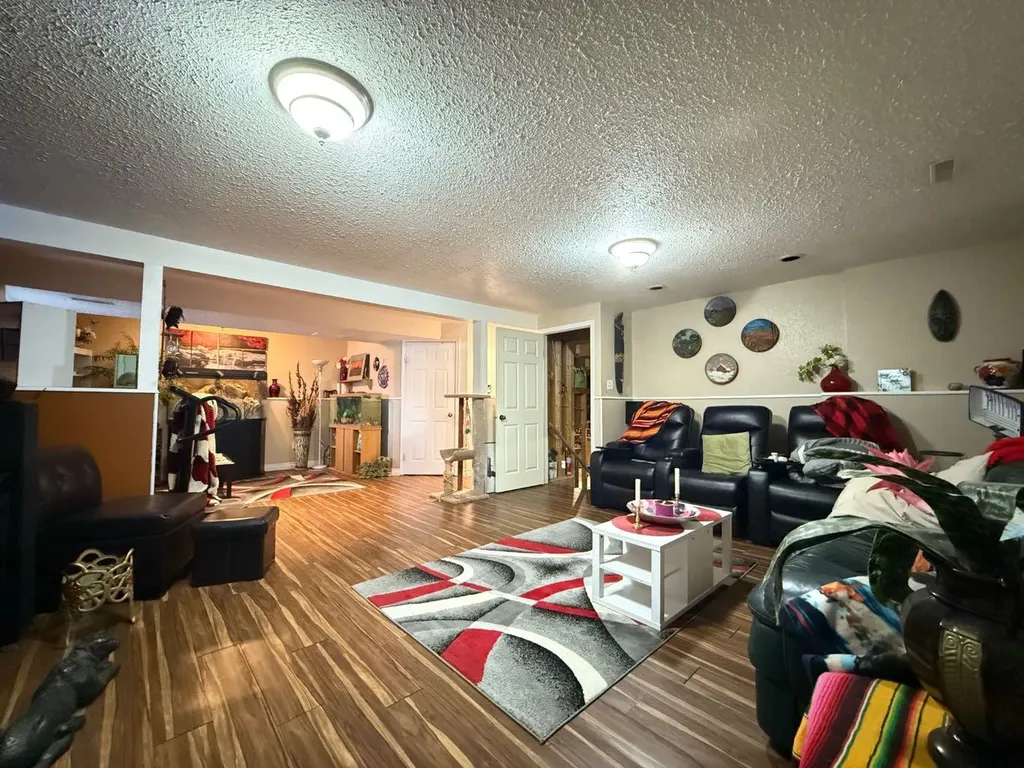 5709 40 Street Lloydminster AB T9V 2P5