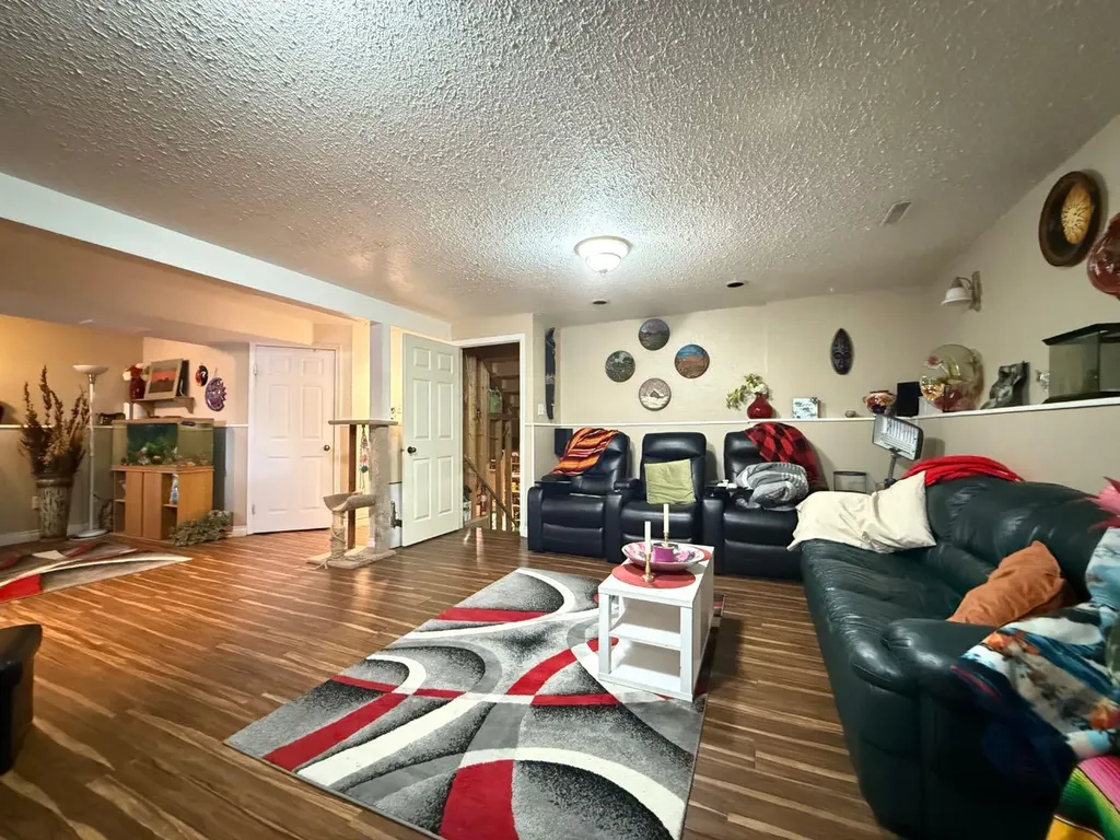 5709 40 Street Lloydminster AB T9V 2P5