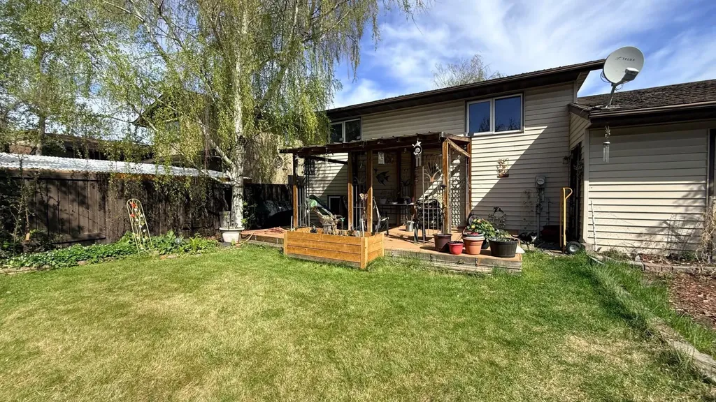 5709 40 Street Lloydminster AB T9V 2P5