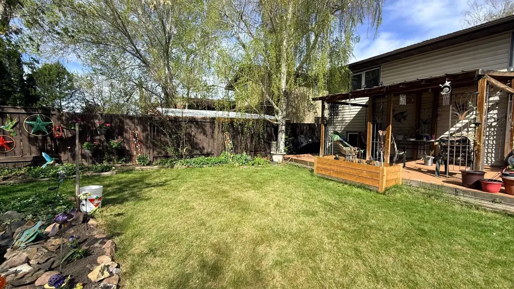 5709 40 Street Lloydminster AB T9V 2P5