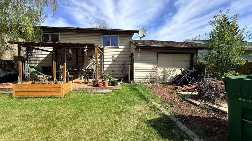 5709 40 Street Lloydminster AB T9V 2P5