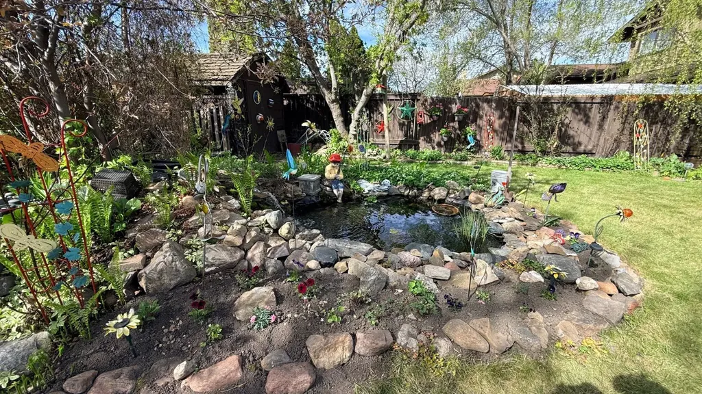 5709 40 Street Lloydminster AB T9V 2P5