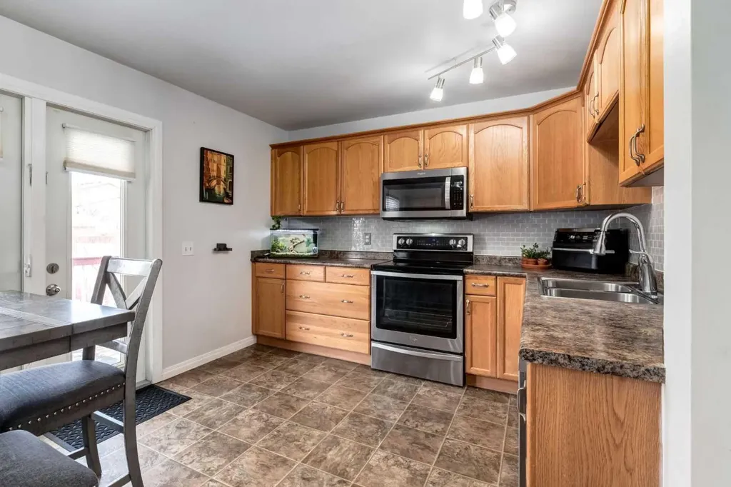 955 Erin Woods Drive SE Calgary AB T2B 2W4
