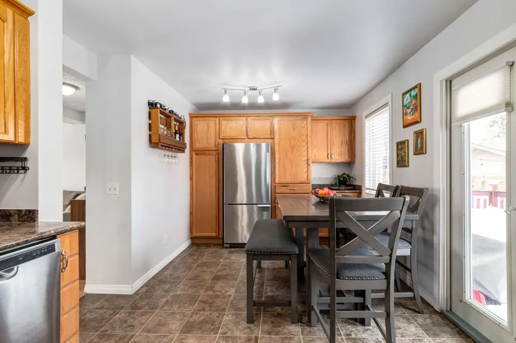 955 Erin Woods Drive SE Calgary AB T2B 2W4