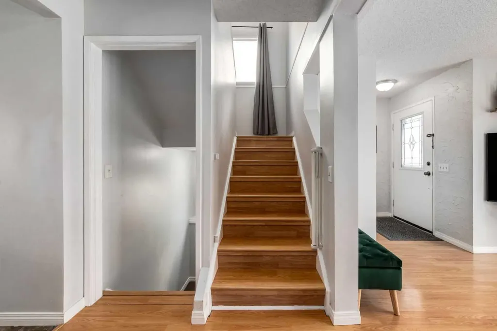 955 Erin Woods Drive SE Calgary AB T2B 2W4