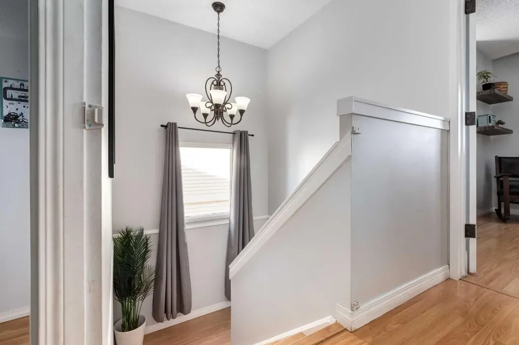 955 Erin Woods Drive SE Calgary AB T2B 2W4