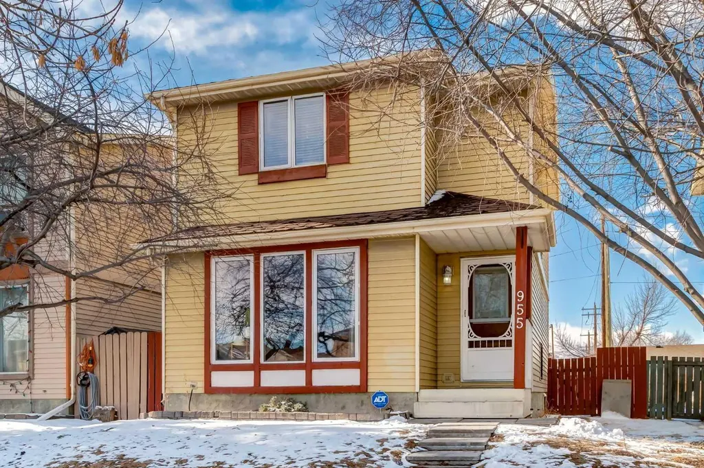 955 Erin Woods Drive SE Calgary AB T2B 2W4