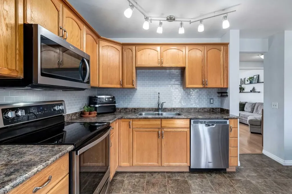 955 Erin Woods Drive SE Calgary AB T2B 2W4
