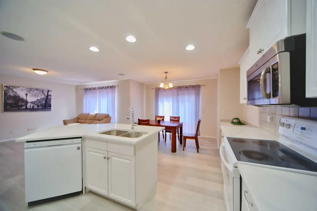 133 Panamount Court NW Calgary AB T3K 5S1