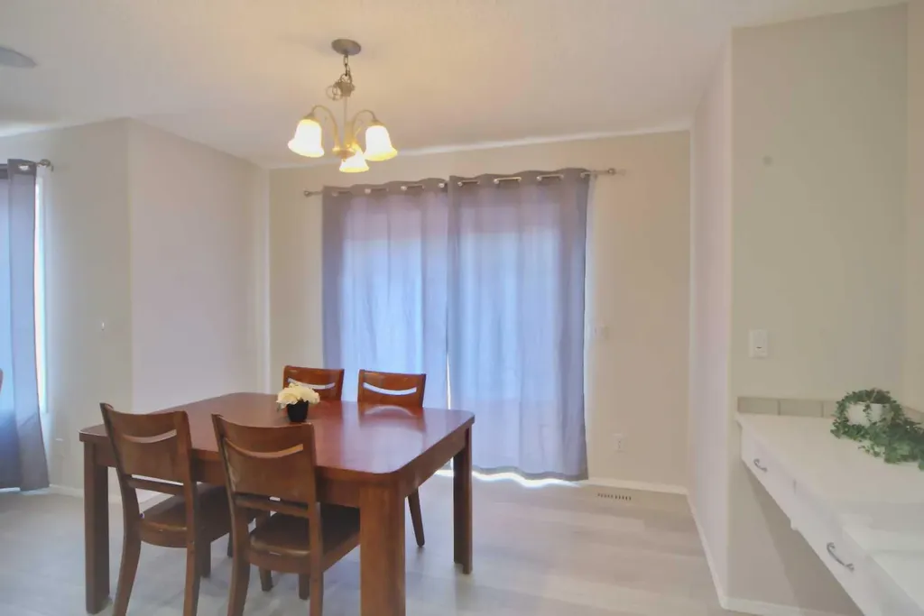 133 Panamount Court NW Calgary AB T3K 5S1