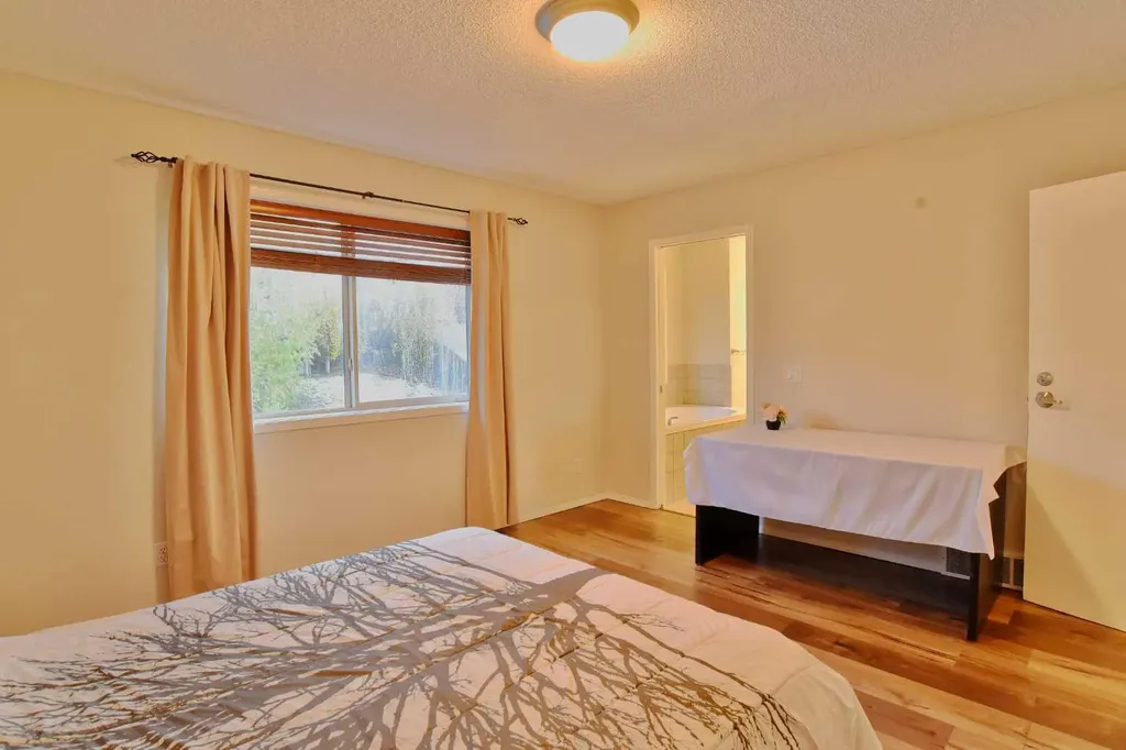 133 Panamount Court NW Calgary AB T3K 5S1
