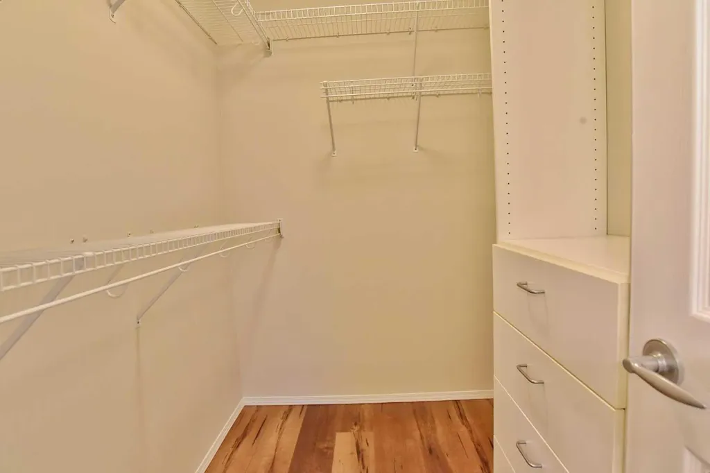 133 Panamount Court NW Calgary AB T3K 5S1