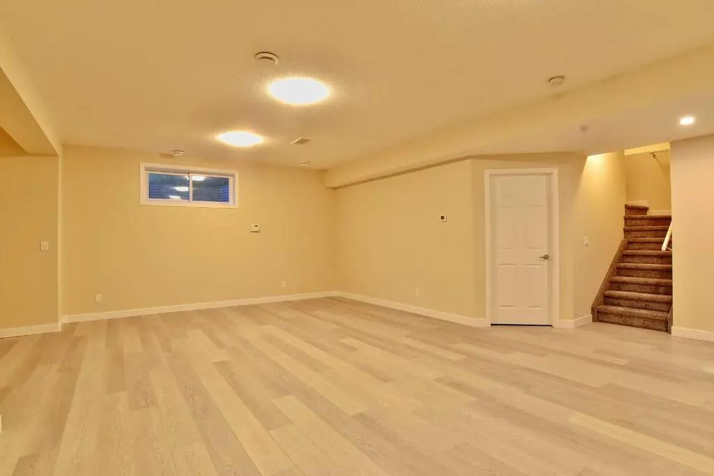 133 Panamount Court NW Calgary AB T3K 5S1