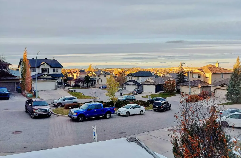 133 Panamount Court NW Calgary AB T3K 5S1