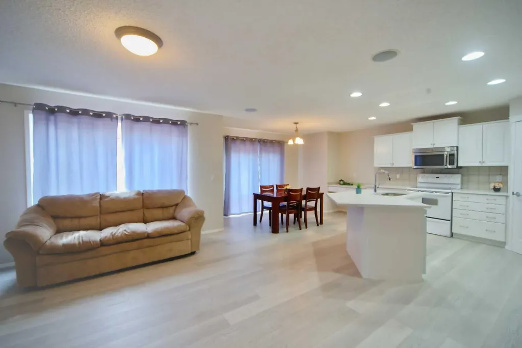 133 Panamount Court NW Calgary AB T3K 5S1