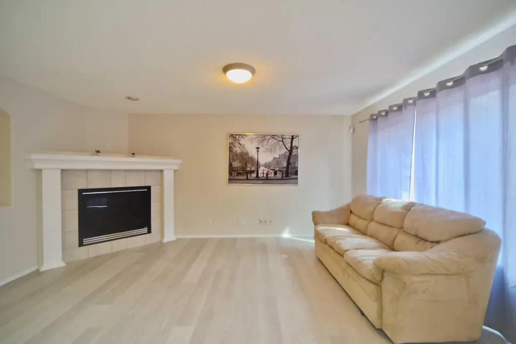 133 Panamount Court NW Calgary AB T3K 5S1
