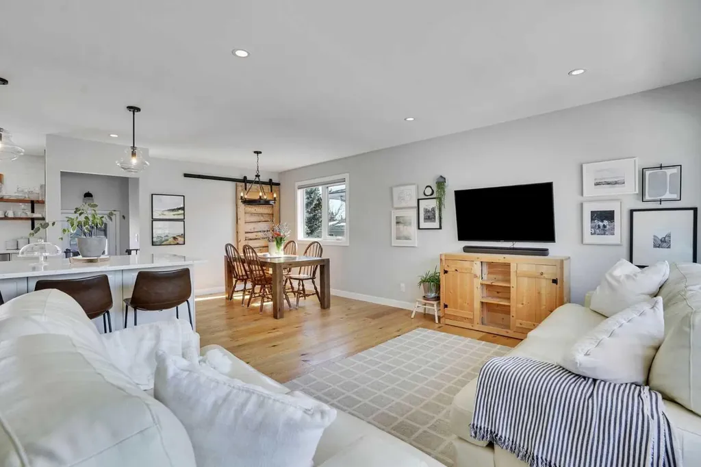 34 Malibou Road SW Calgary AB T2V 1W8