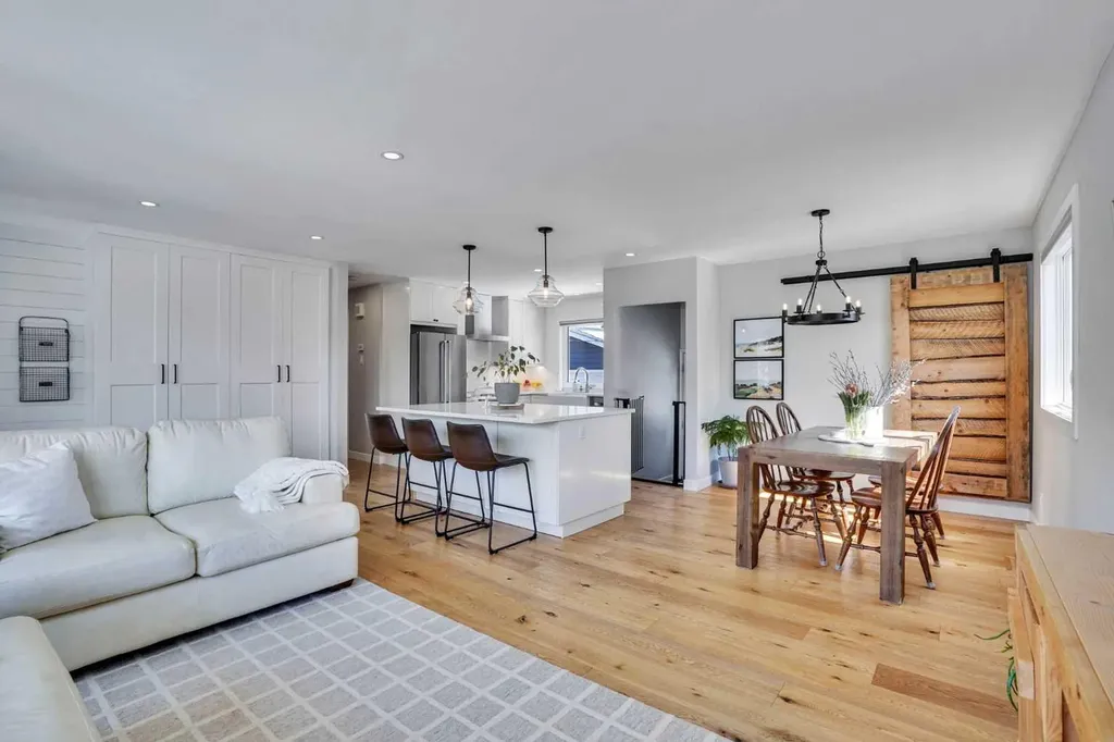34 Malibou Road SW Calgary AB T2V 1W8
