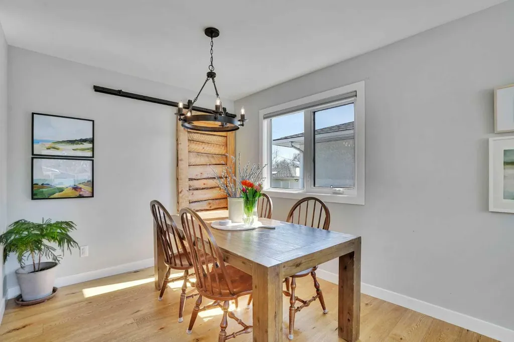 34 Malibou Road SW Calgary AB T2V 1W8