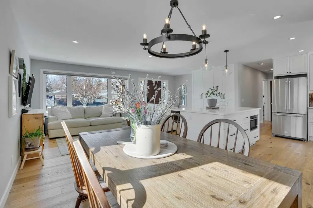 34 Malibou Road SW Calgary AB T2V 1W8