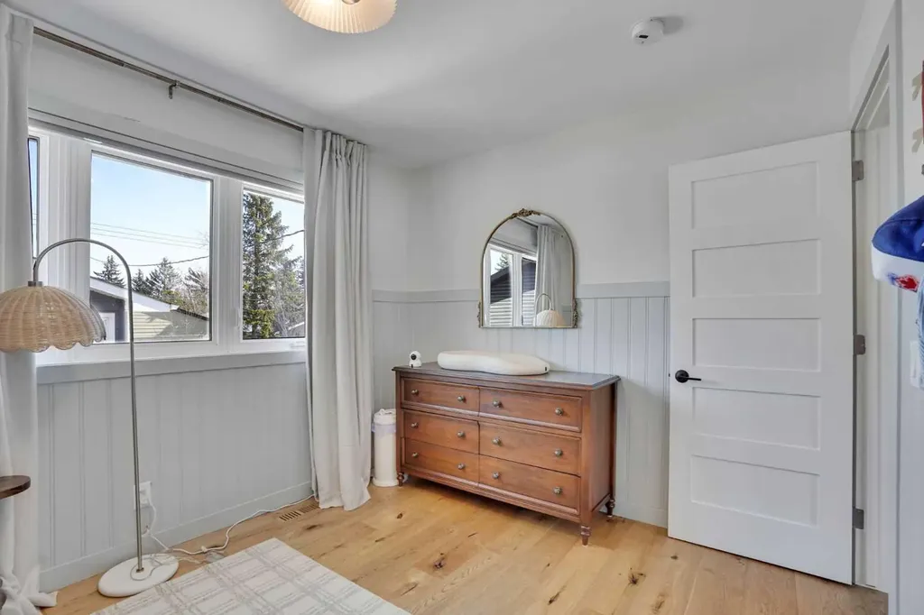 34 Malibou Road SW Calgary AB T2V 1W8