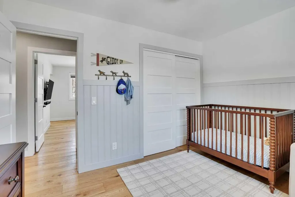 34 Malibou Road SW Calgary AB T2V 1W8