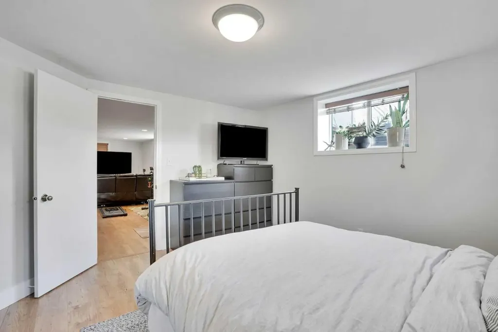 34 Malibou Road SW Calgary AB T2V 1W8