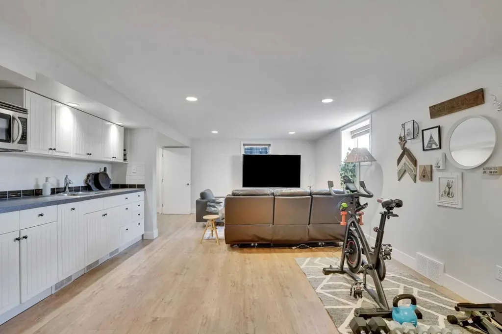 34 Malibou Road SW Calgary AB T2V 1W8