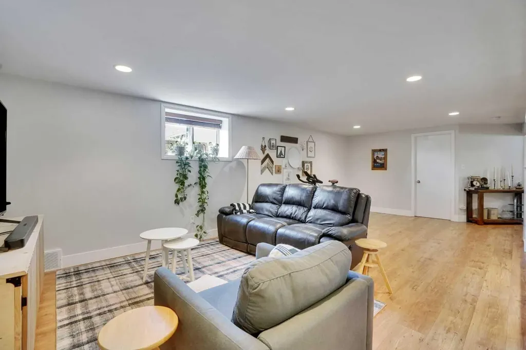 34 Malibou Road SW Calgary AB T2V 1W8