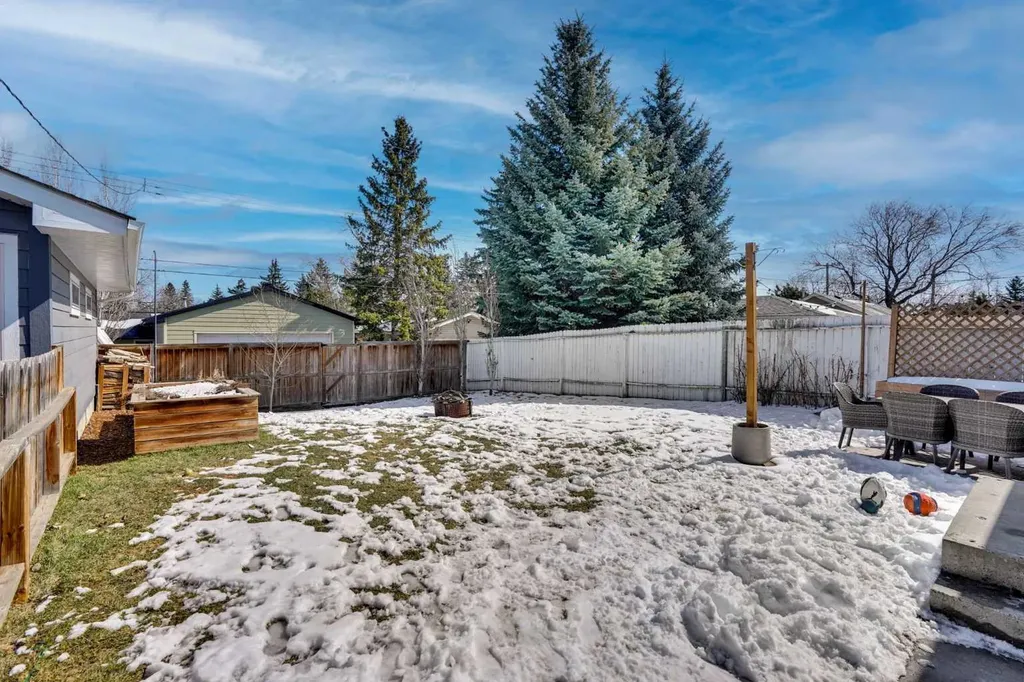34 Malibou Road SW Calgary AB T2V 1W8