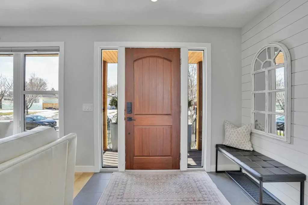 34 Malibou Road SW Calgary AB T2V 1W8