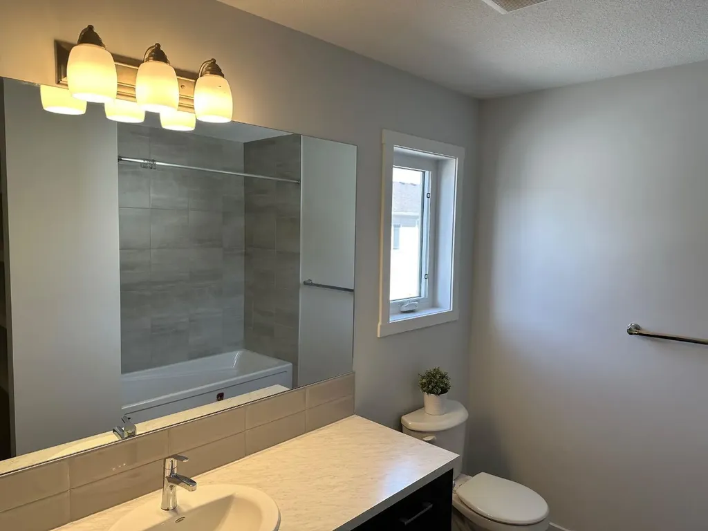 2226 Windbury Greenway SW Airdrie AB T4B 5L2